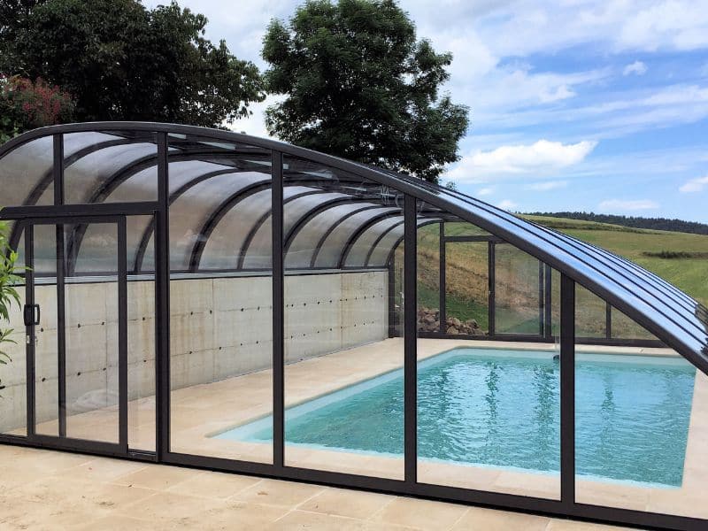 avantage abri piscine haut 