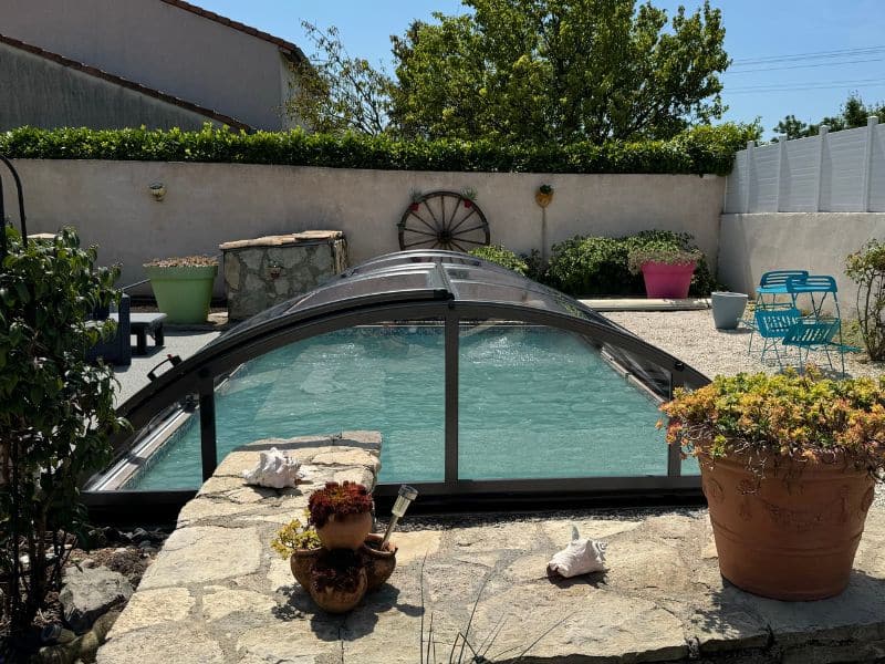 Installation d&rsquo;un abri piscine Eden à Malissard, Drôme