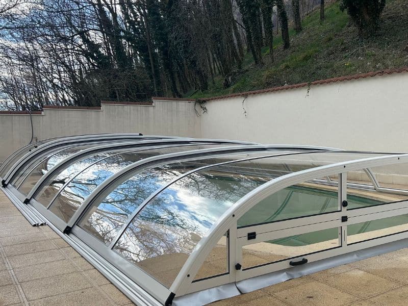 Installation d’un abri piscine Elan à Lumbin en Isère