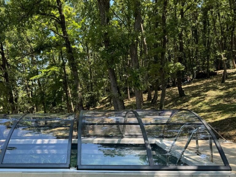 installation d'un abri piscine Eden à Manas dans la Drôme