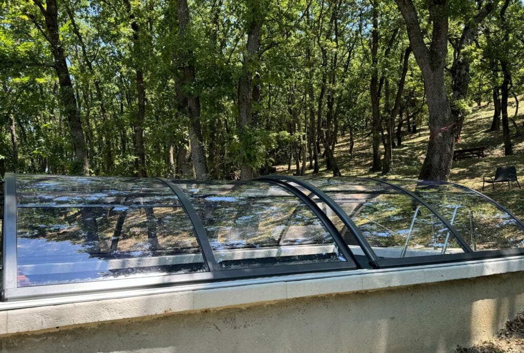 installation d'un abri piscine Solaris à Manas dans la Drôme