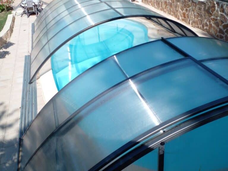 abri sur mesure pour piscine haricot