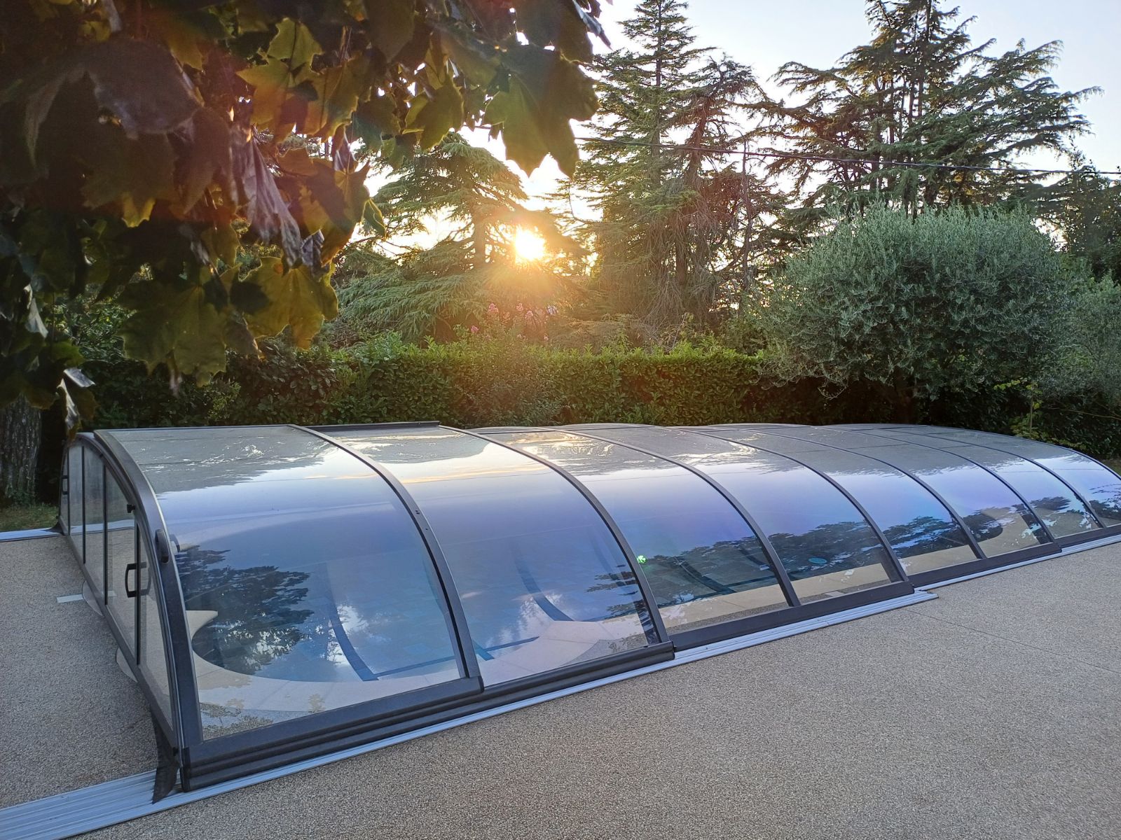 abri pour piscine forme haricot ou forme libre