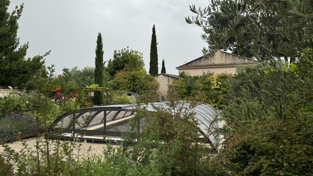 installation d'un abri piscine modèle elan à carpentras dans le vaucluse