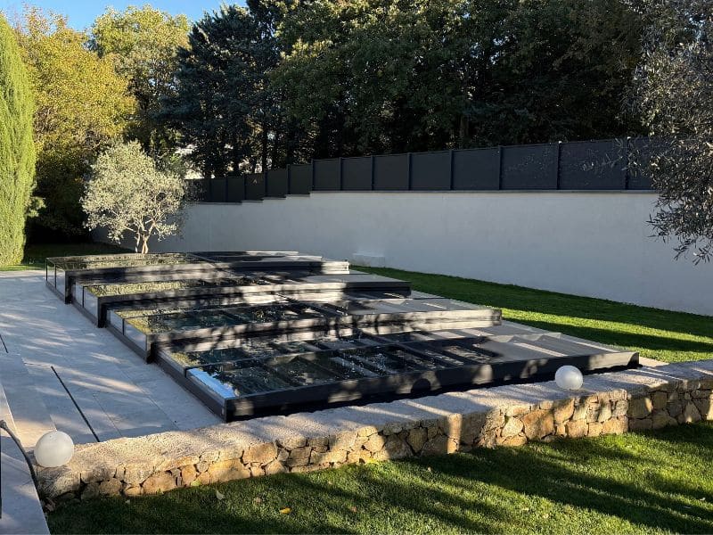 Installation d&rsquo;un abri piscine à Saint-Maximin-la-Sainte-Baume, dans le Var