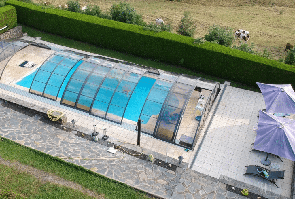 abri piscine haut rétractable