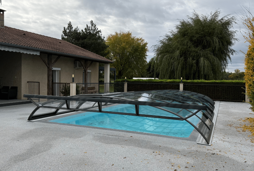 Installation d'un abri piscine Elan à Étoile-sur-Rhône dans la Drôme