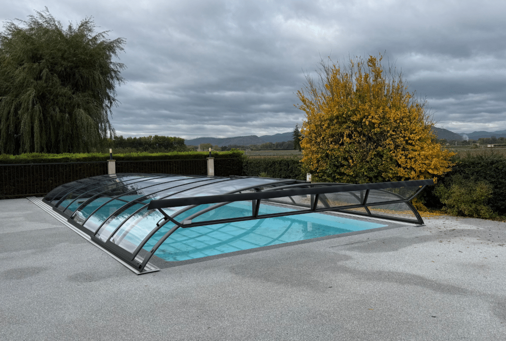 Installation d'un abri piscine à Étoile-sur-Rhône dans la Drôme