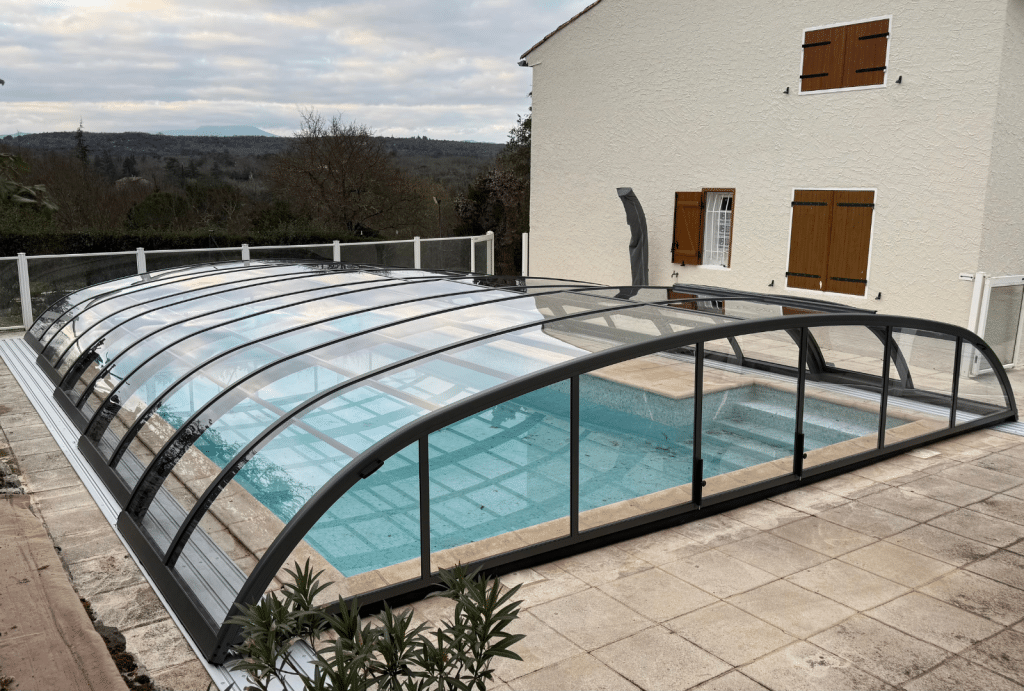 pose abri piscine Saint-Alban-Auriolles